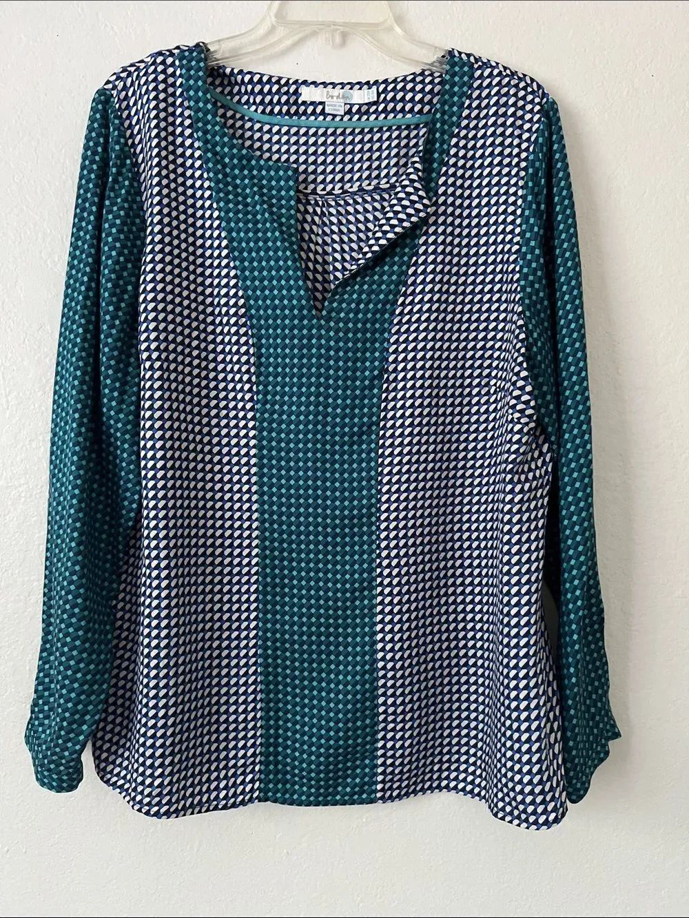 Like New! BODEN Silk Blend Long Sleeve Top Size 16R
